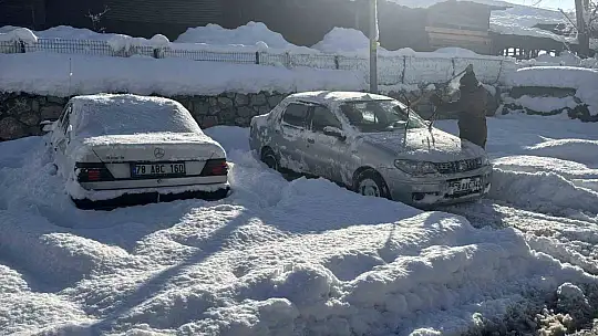 Kar yağışı durdu, esnafın mücadelesi başladı