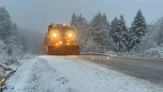 Karabük-Bartın kara yolu beyaza büründü