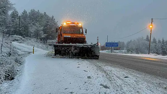 Karabük-Bartın kara yolu beyaza büründü