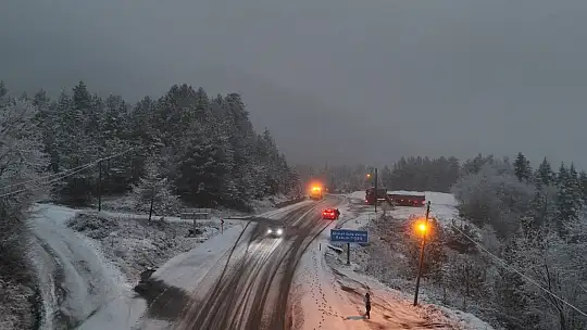 Karabük-Bartın kara yolu beyaza büründü