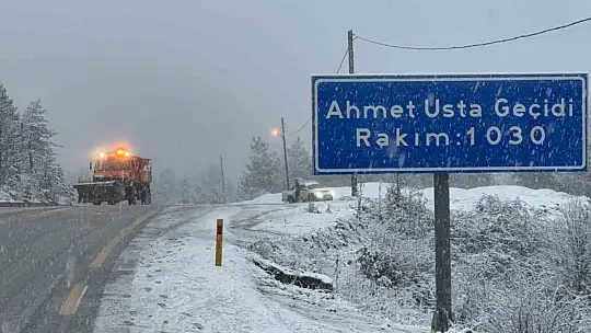 Karabük-Bartın kara yolu beyaza büründü