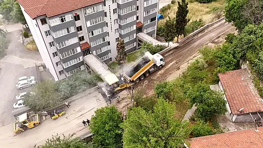 Karabük Belediyesi asfalt çalışmalarını aralıksız sürdürüyor