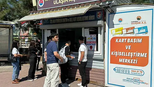 Karabük Belediyesi, öğrenciler için kampüs ve yurtlarda ulaşım stantları kurdu
