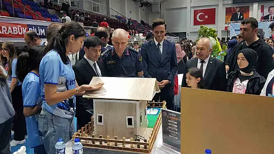 Karabük'te 200 öğrenci 65 projeyle yeteneklerini sergiledi