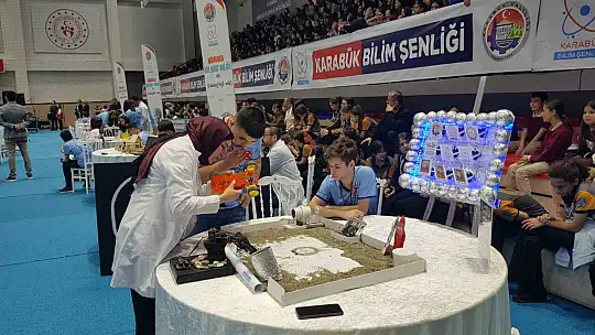 Karabük'te 200 öğrenci 65 projeyle yeteneklerini sergiledi