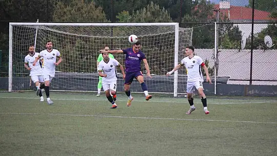 Karabük'te amatör maçta sinirler gerildi