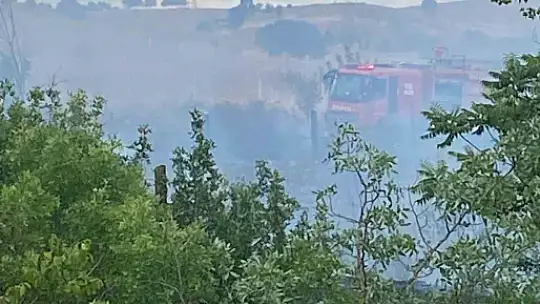 Karabük'te anız yangını büyümeden söndürüldü