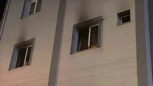 Karabük'te apartman yangınında 2 kişi dumandan etkilendi