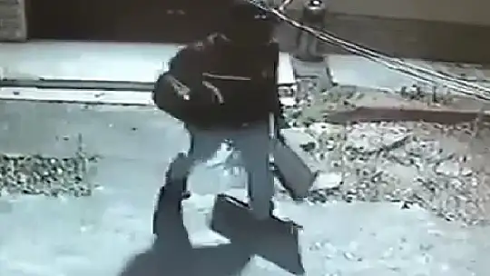 Demir mazgal hırsızlığı kamerada