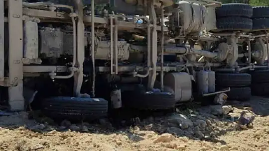 Karabük'te devrilen beton mikseri sürücüsü yaralandı