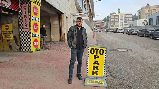 Karabük'te el freni çekilmeyen kamyonet geri geri kaydı: Otopark görevlisi faciayı önledi