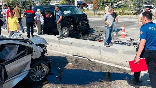 Takla atan araç karşı refüjdeki araçla çarpıştı