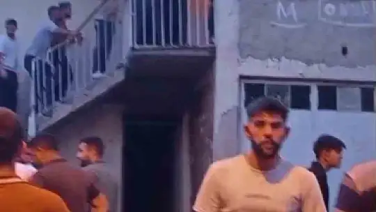 Karabük'te iki katlı evde yangın