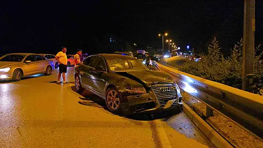 Karabük'te iki otomobil çarpıştı: 1 ölü, 1 yaralı