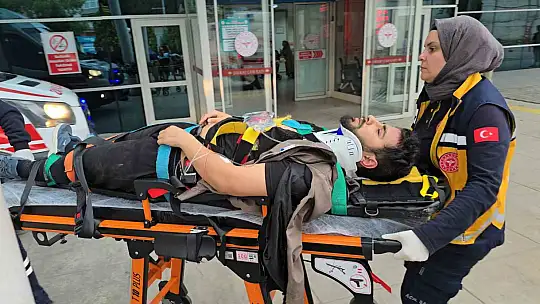 Karabük'te iki otomobil kafa kafaya çarpıştı: 8 yaralı