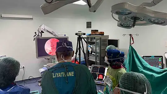 Karabük'te ilk kez burundan girilerek beyin tümörü ameliyatı yapıldı