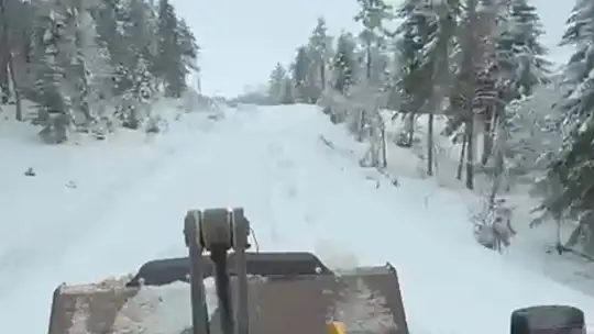 Karabük'te kar yağışı nedeniyle 109 köy yolu ulaşıma kapandı