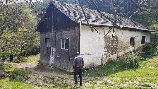 Karabük'te köy camisinde tahribat