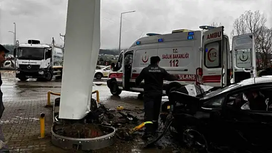 Karabük'te LPG istasyonuna çarpan otomobildeki 5 kişi yaralandı