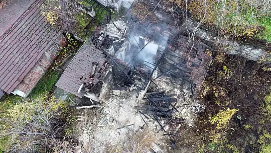 Karabük'te metruk binada çıkan yangın korkuttu