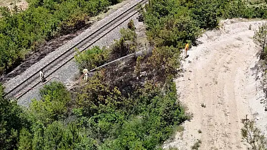 Karabük'te örtü yangınları büyümeden söndürüldü