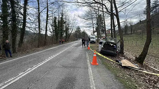 Karabük'te otomobil ağaca çarptı: 1 ölü, 2 yaralı