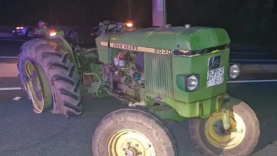 Karabük'te otomobil traktörle çarpıştı: 4 yaralı