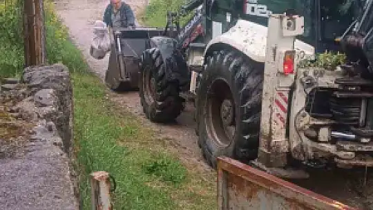 Karabük'te sağanak ve dolu su taşkınlarına neden oldu