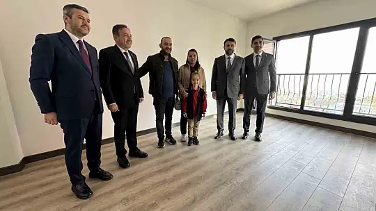Karabük'te TOKİ konutları hak sahiplerine teslim edilmeye başlandı