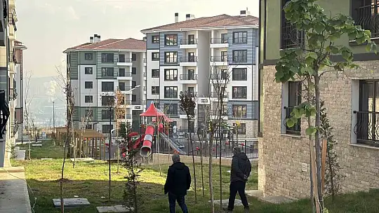 Karabük'te TOKİ konutları hak sahiplerine teslim edilmeye başlandı