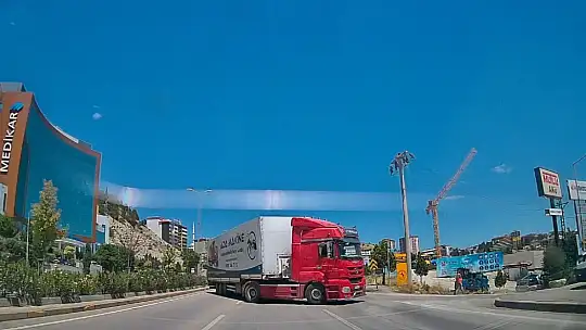 Trafik ihlalleri kameralara yansıdı