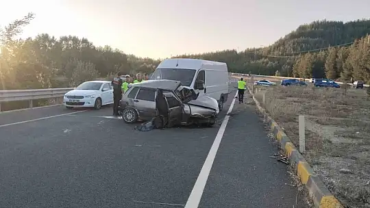 Trafik kazası: 1 ölü, 1 yaralı