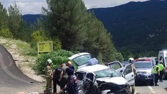 Karabük'te yoldan çıkan otomobil beton menfeze çarptı: 1 ölü, 3 ağır yaralı