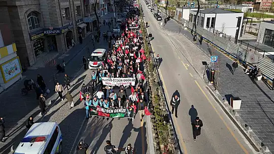 Karabük'te yüzlerce kişi Gazze için yürüdü