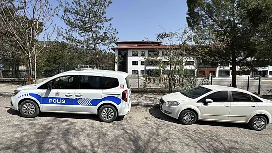 Karabük'teki okullarda polislerin güvenlik seferberliği başladı