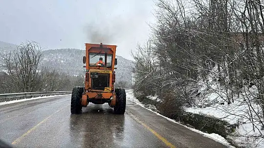 Karabük'ün yüksek kesimlerinde kar yağışı etkili oluyor