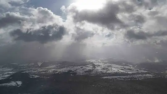 Karabük'ün yüksek kesimlerinde kar yağışı etkili oluyor