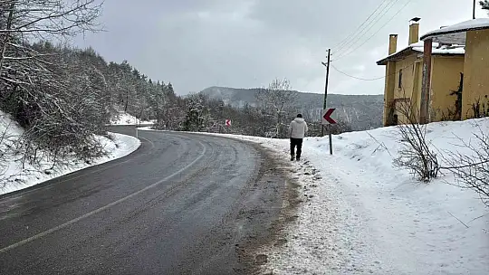 Karabük'ün yüksek kesimlerinde kar yağışı etkili oluyor