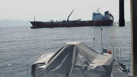 Karadeniz'de rahatsızlanan gemi personeli için ekipler seferber oldu