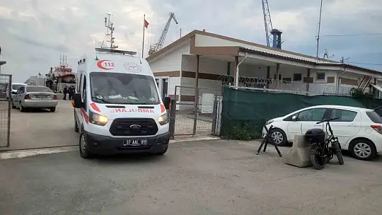 Ticari Gemi Batma Tehlikesi Geçirdi: 13 Mürettebat Kurtarıldı