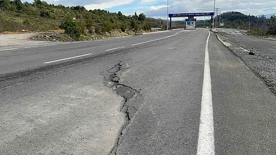Karadeniz Ereğli OSB yolunda göçük