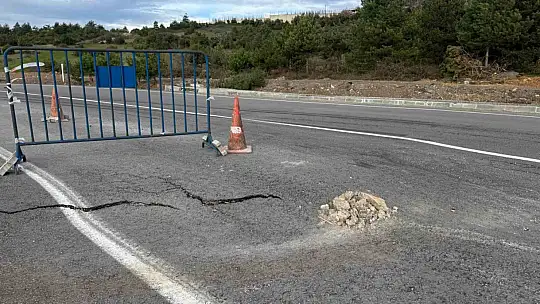 Karadeniz Ereğli OSB yolunda göçük