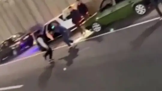 Karayolunda çiftetelli oynadılar cezayı yediler