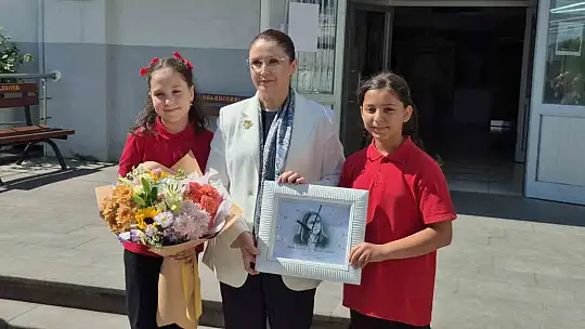 Karne dağıtım töreninde öğrencinin ilginç isteği
