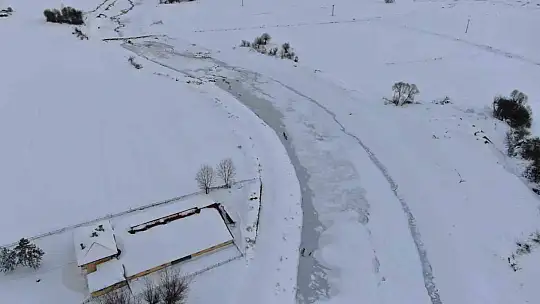 Dereler, barajlar ve göletler dondu