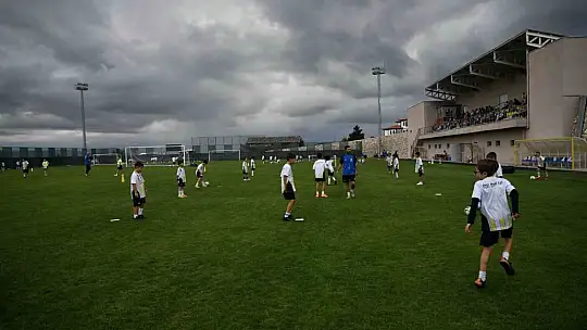 Kastamonu'da 120 çocuk yaz tatilini futbol okulunda değerlendirdi