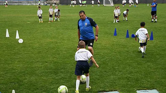 Kastamonu'da 120 çocuk yaz tatilini futbol okulunda değerlendirdi