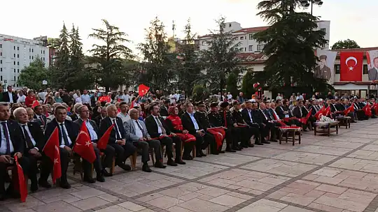 15 Temmuz şehitleri dualarla anıldı: Okunan selalar duygusal anlar yaşattı
