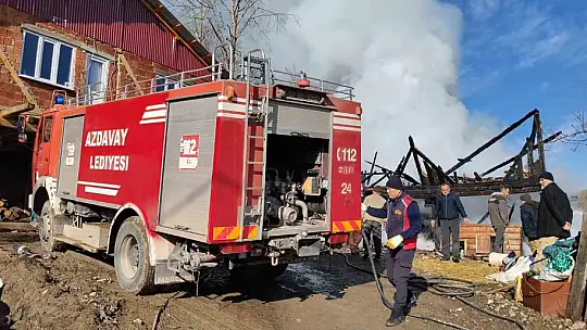 Kastamonu'da 2 katlı ev alevlere teslim oldu