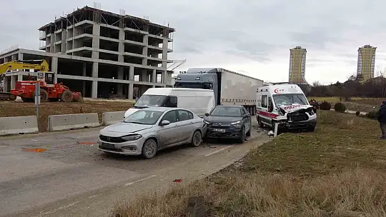 Kastamonu'da 7 araç birbirine girdi: 1 yaralı